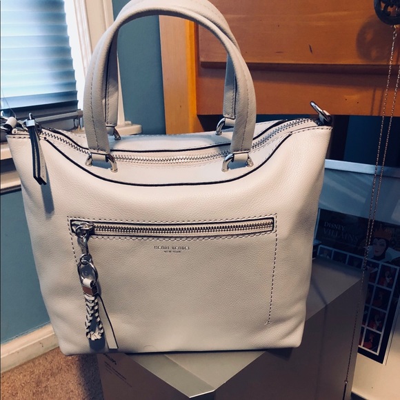 henri bendel Handbags - Henri Bendel Crosby Small Zip Bag in Gray Violet